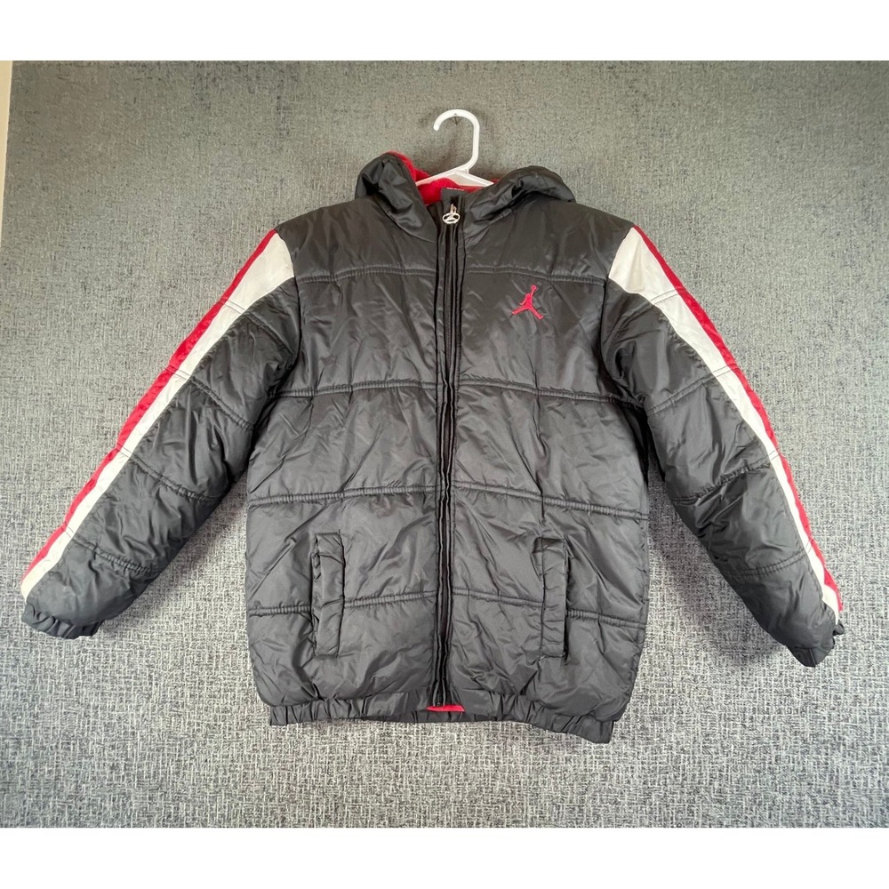 Jordan Boys Medium‎ Black Red White Hooded Puffer Jacket Fleece Lined Jumpman